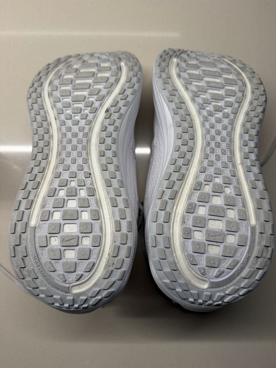 Nike Scarpe da uomo: Nike Vomero Plus Size EU 41 – Usato da Zürich venduto da bgg 4