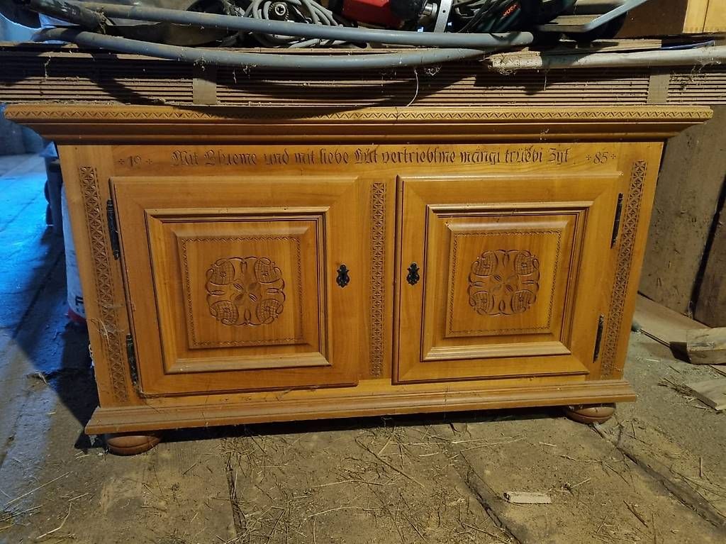 Commodes: Geschnitzes Schränkli – D'occasion à Schüpfheim par Prisi62