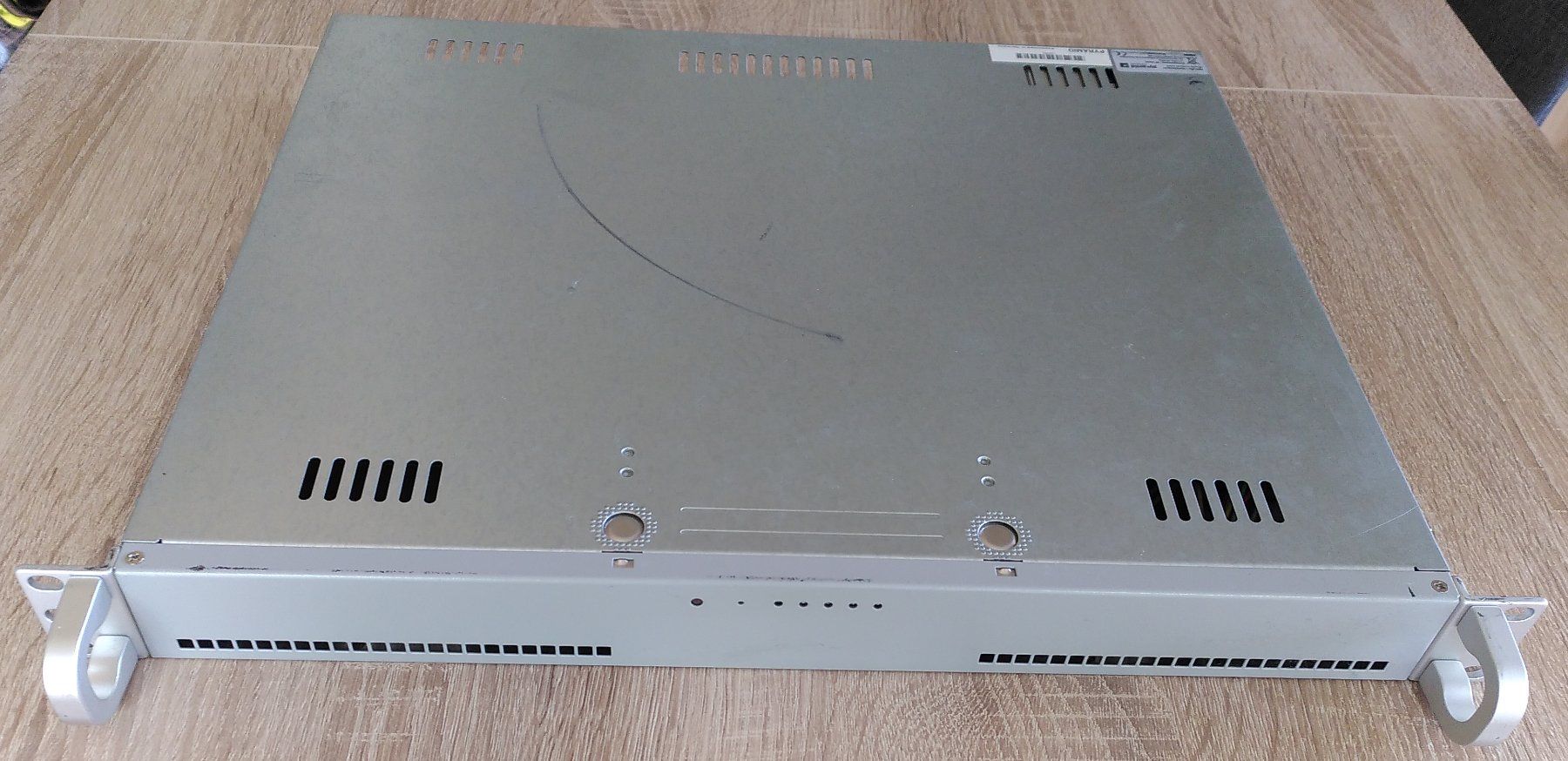 Server: Servergehäuse 1U mATX Pyramid inkl Netzteil 260W – Usato da Worb venduto da minzobst