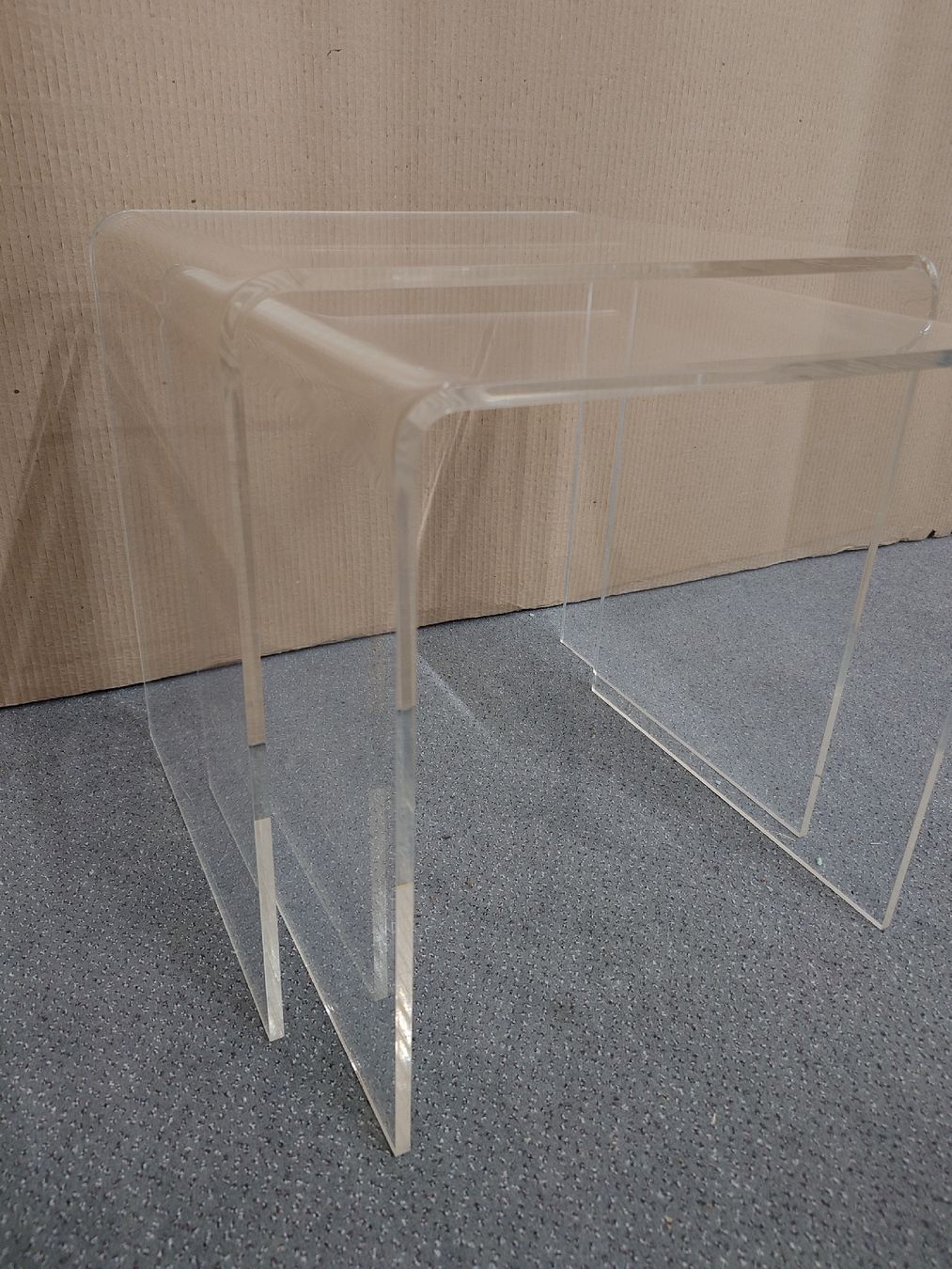 Tavoli: 2er Set Acryl Plexiglas Nachttisch Beistelltisch – Usato da St. Gallen venduto da Second-Life 1
