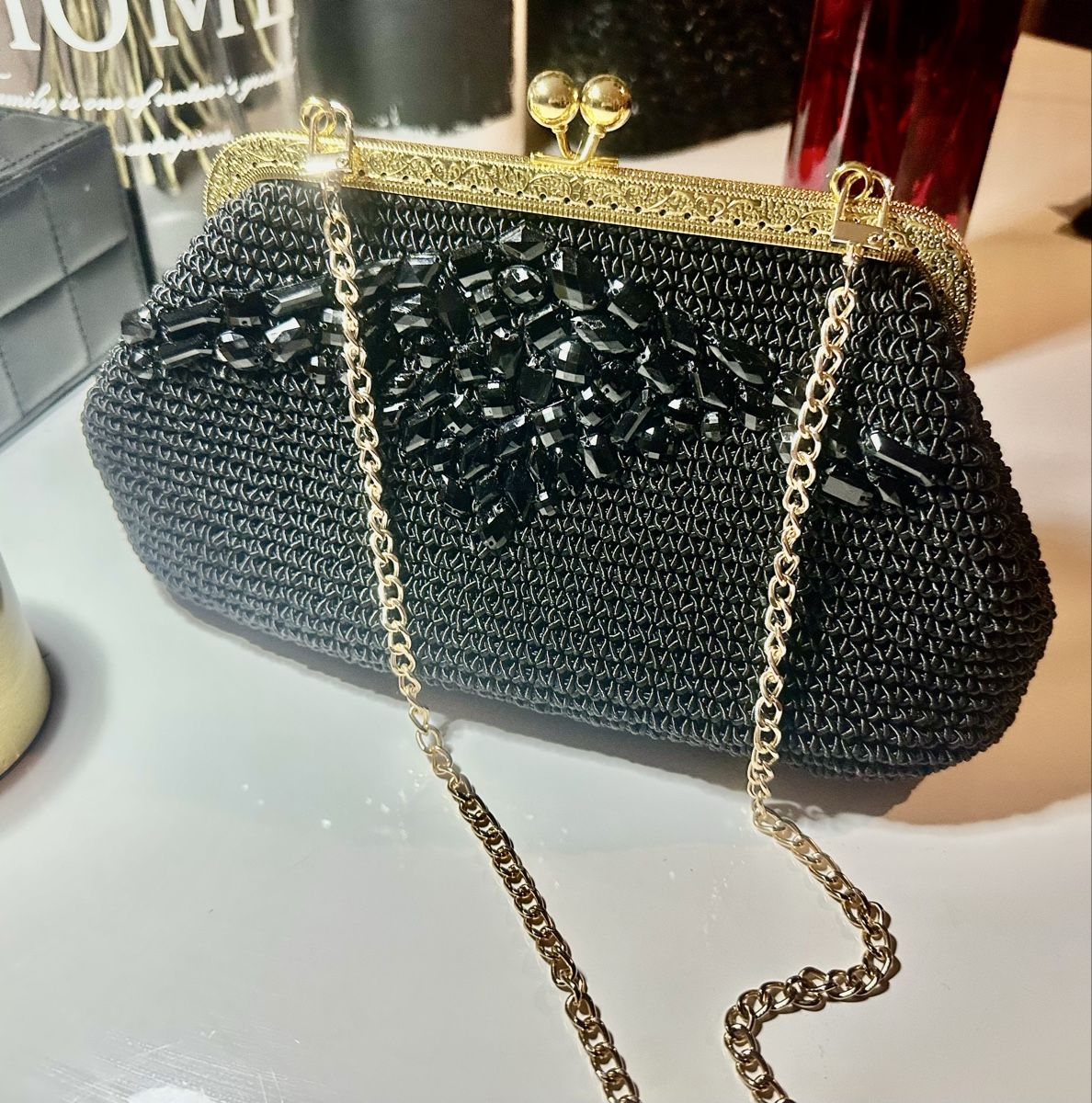 Sonstiges Uhren Zubehör: Black Beaded Bag with Gold Chain Strap – Neu und originalverpackt aus Oftringen von Eylem79 2
