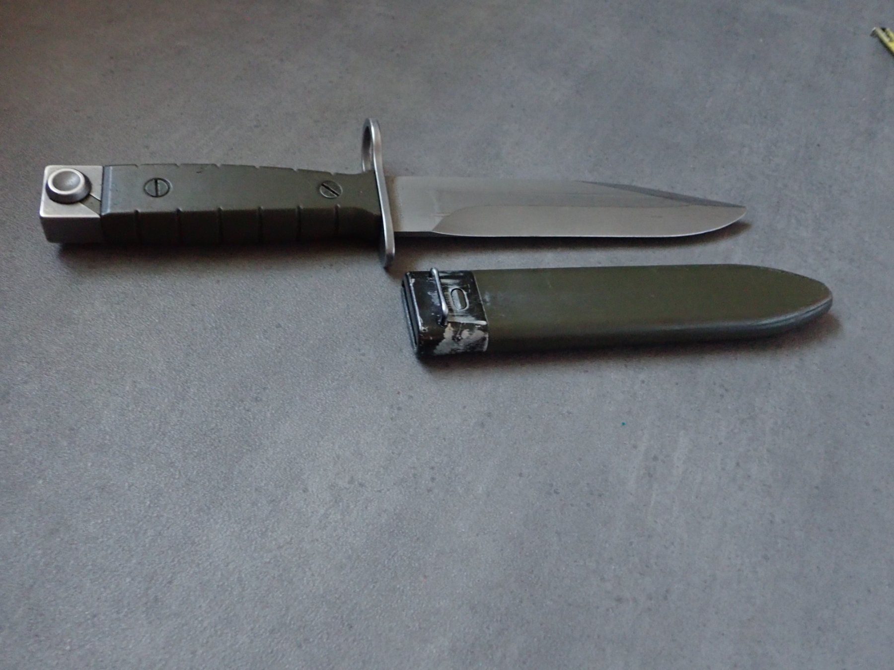 Armée suisse Armes blanches: Baïonnette Fass 90 Victorinox – D'occasion à Onex par mac_w8c2 1