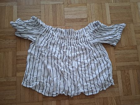 crop top rayé Bershka, taille M - parfait pour l'été!