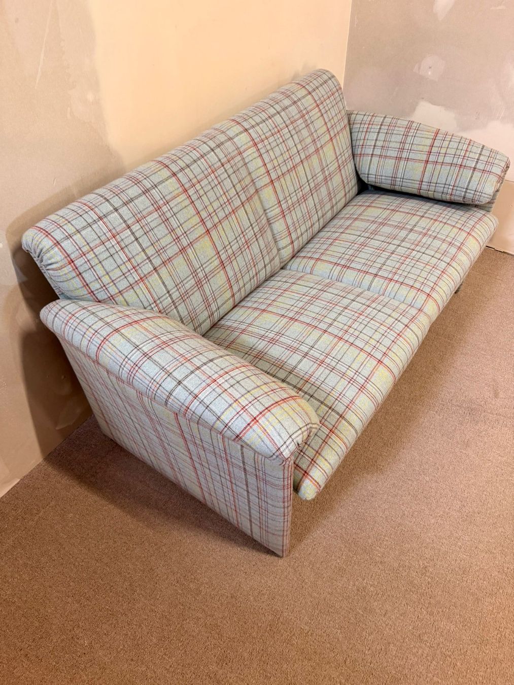 Leolux Divani: Leolux Bora Bora Sofa 2-sitzer im Karomuster in hellblau – Usato da Rickenbach ZH venduto da Insider-Boerse 8