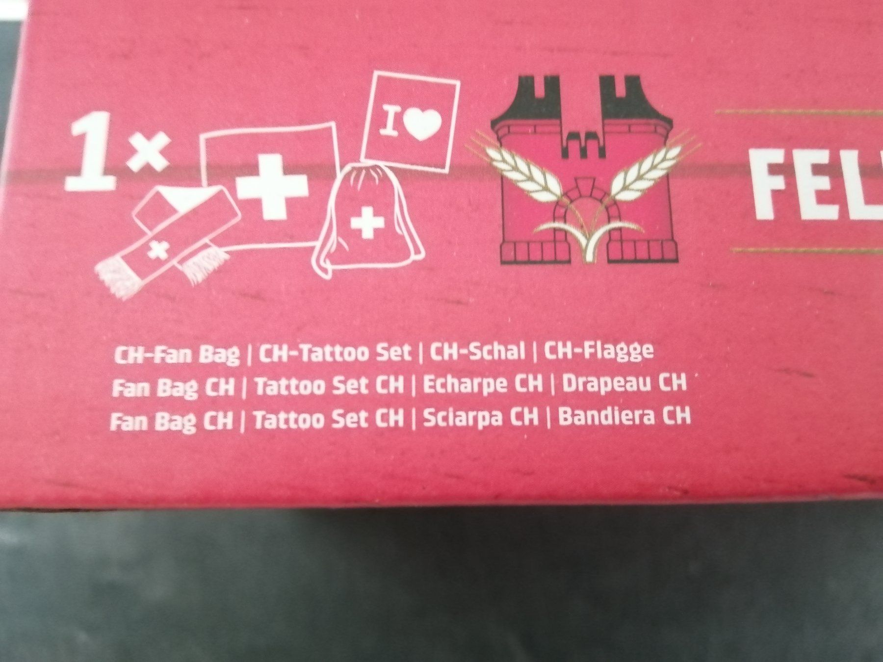 Bandiere: 👀 Schweizer CH Fan Set Feldschlösschen 4 Teilig – Nuovo e nell'imballaggio originale da langenthal venduto da Jordi04 2
