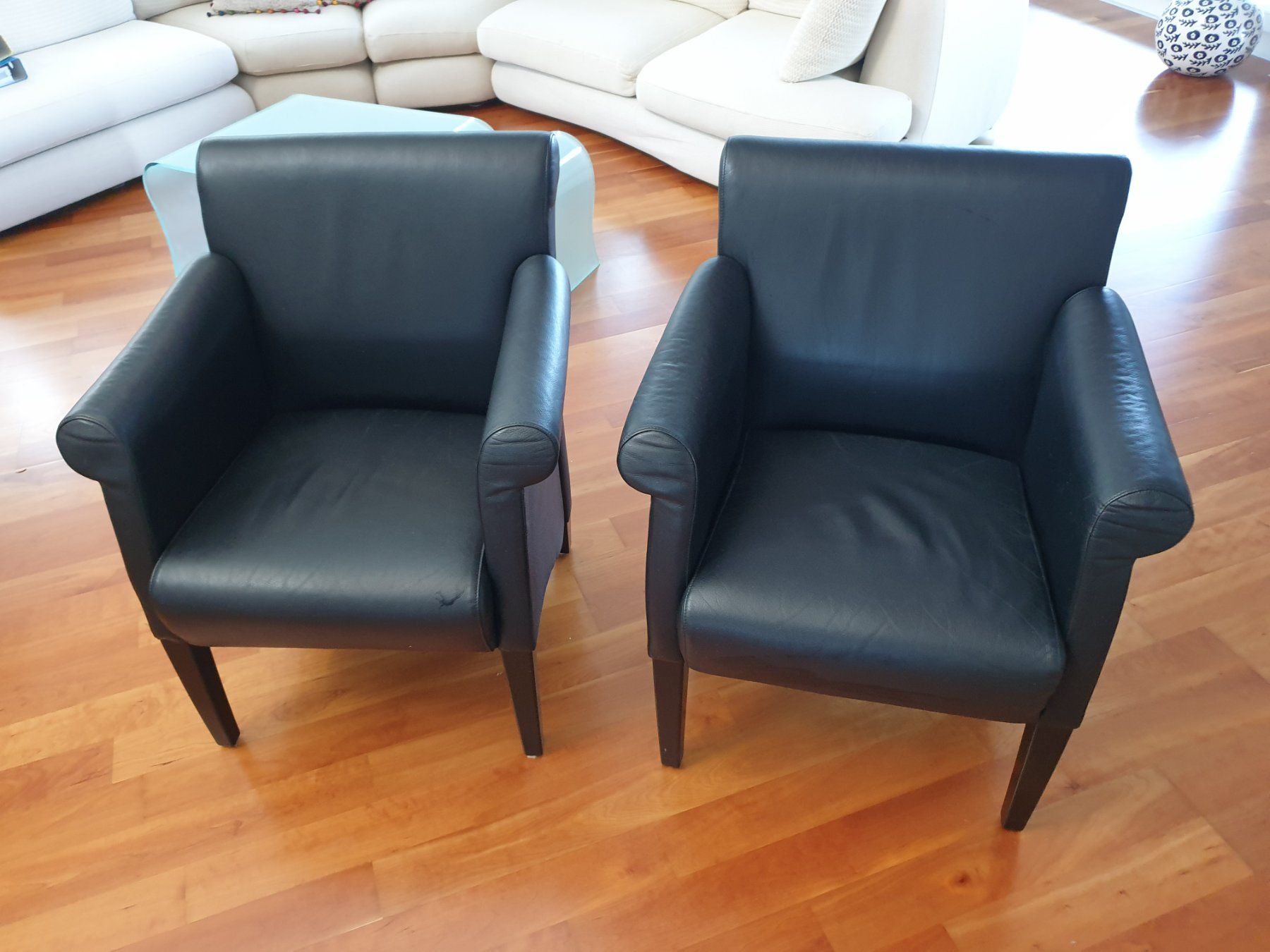 Poltrone: Zwei elegante schwarze Ledersessel – Usato da Gockhausen venduto da bea961