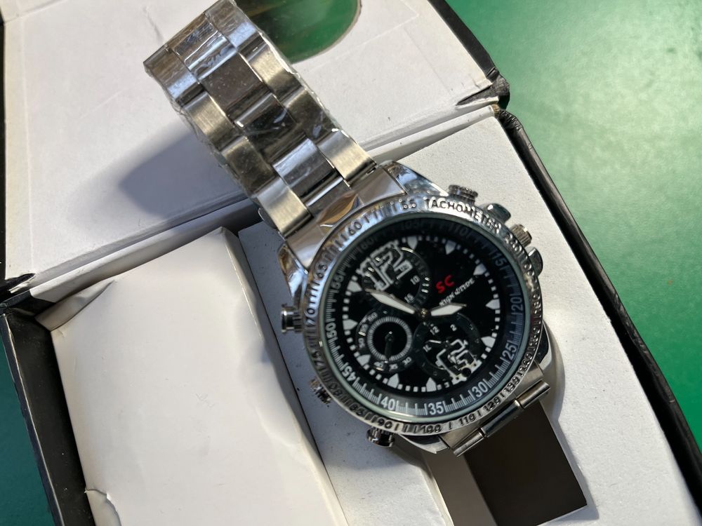 Armband Uhr mit Kamera. HP/DVR Watch. Kaufen auf Ricardo