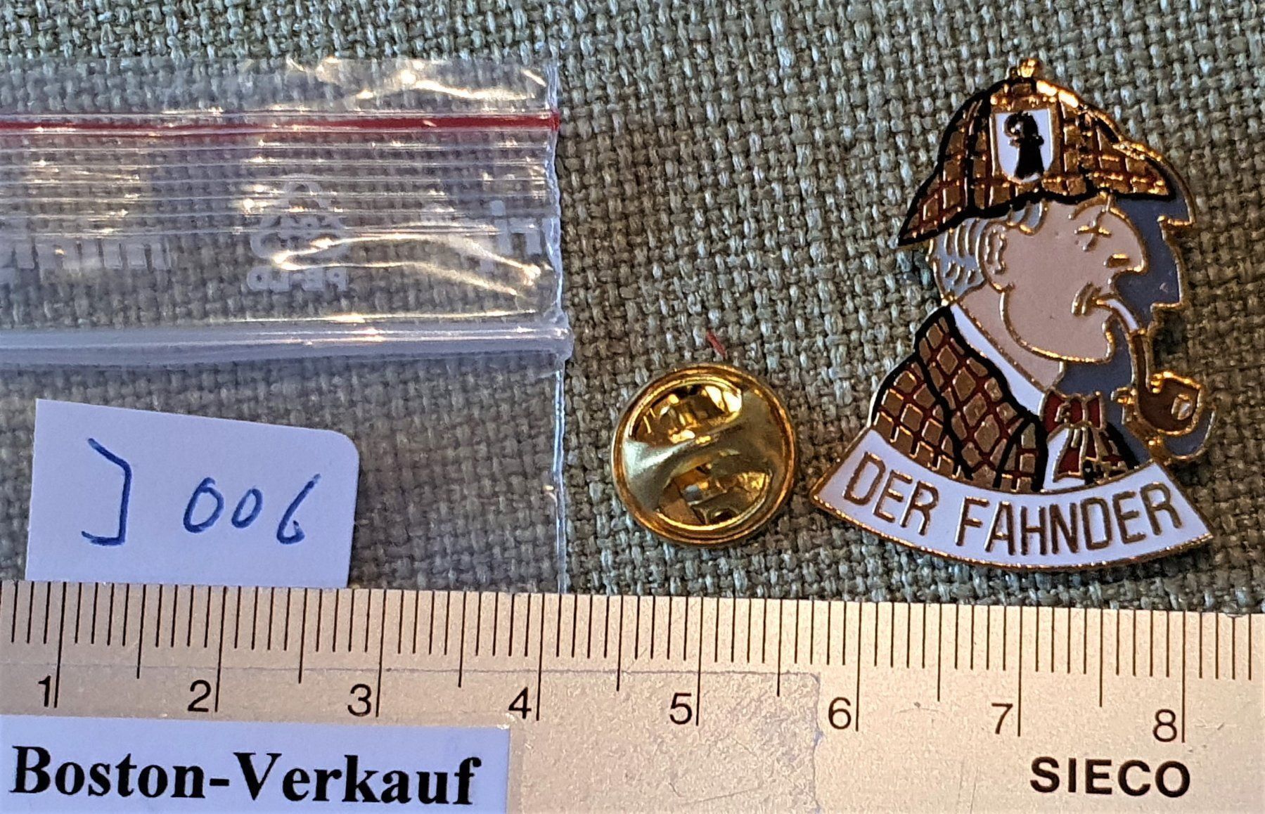 Placchette & Badge: J006 - Pin Der Fahnder Basler Polizei – Usato da Reinach BL venduto da Boston-Verkauf 1