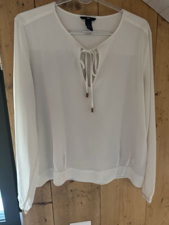 Damen Bluse H&M weiss mit Bindeband guter Zustand