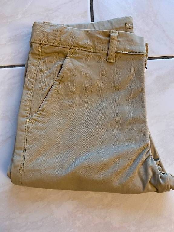 Pantalons: Vend pantalon enfant – D'occasion à Morrens VD par gia_sfs5 4