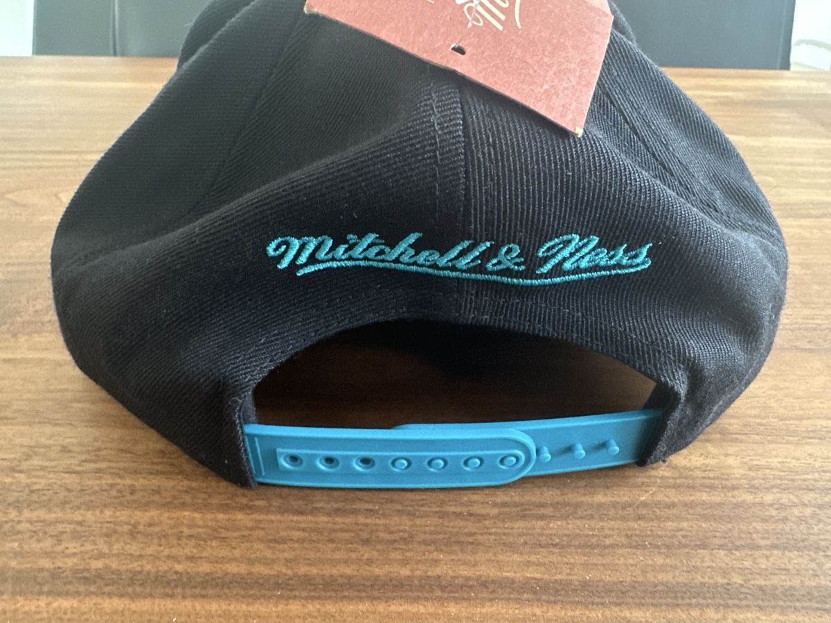 Mitchell & Ness Copricapi, berretti & cappellini: Mitchell & Ness LA Lakers Snapback New with Tag Black – Nuovo e nell'imballaggio originale da Adlikon b.Regensdf venduto da BillytheHoyle 2