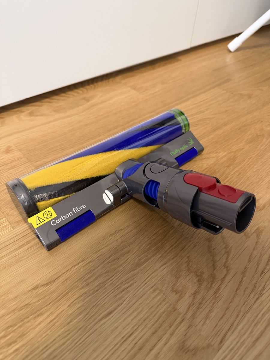 Dyson Sonstiges für Haushalt & Wohnen: Dyson V15 brosse laser – Neu (gemäss Beschreibung) aus Meyrin von SA_3006