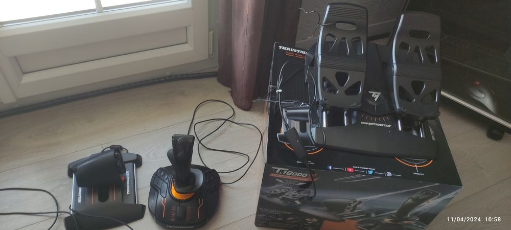 Thrustmaster T.16000 joystick throttle rudder (Gebraucht) in Vessy für ...