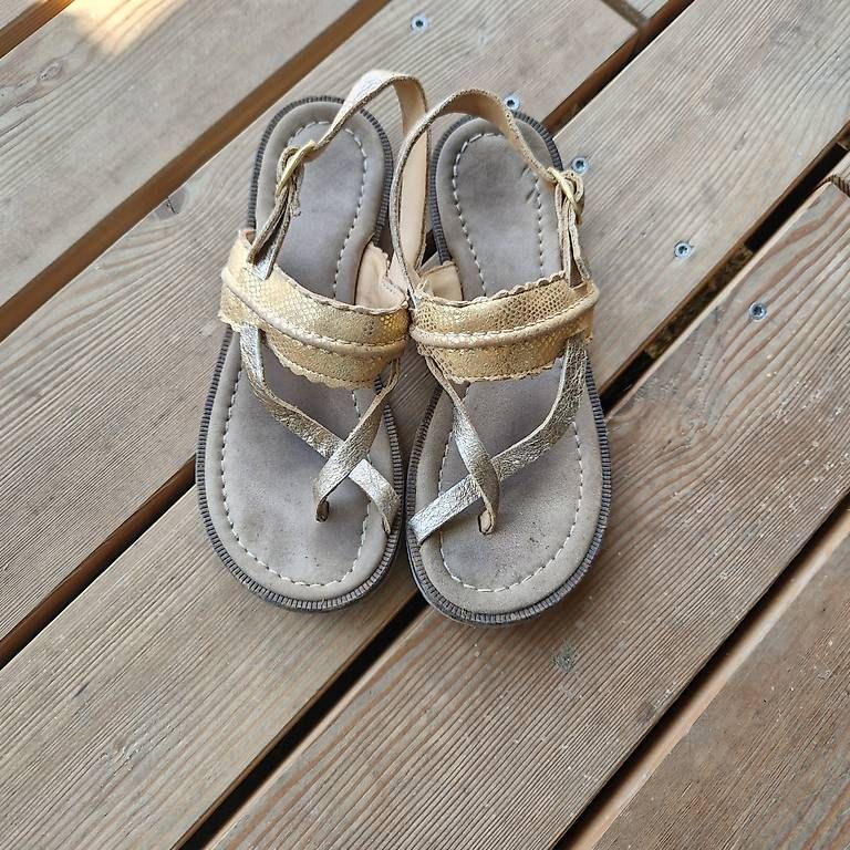 Scarpe per ragazze: Bisgard Sandalen, Gr. 35 – Usato da Nänikon venduto da dni_5sm8 1