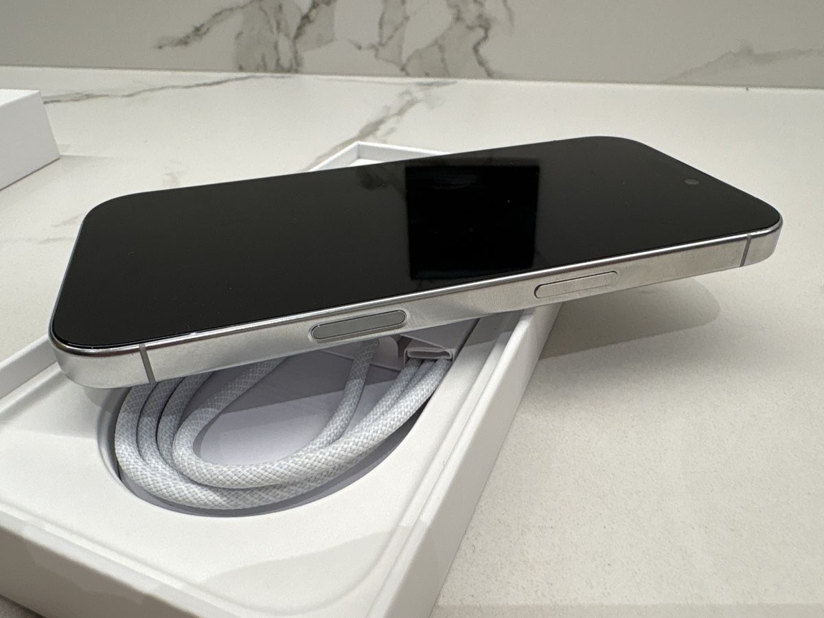 Apple Portables: iPhone 16 Pro, Withe Titanium, 256GB – D'occasion à Neuenegg par CarreraT 6
