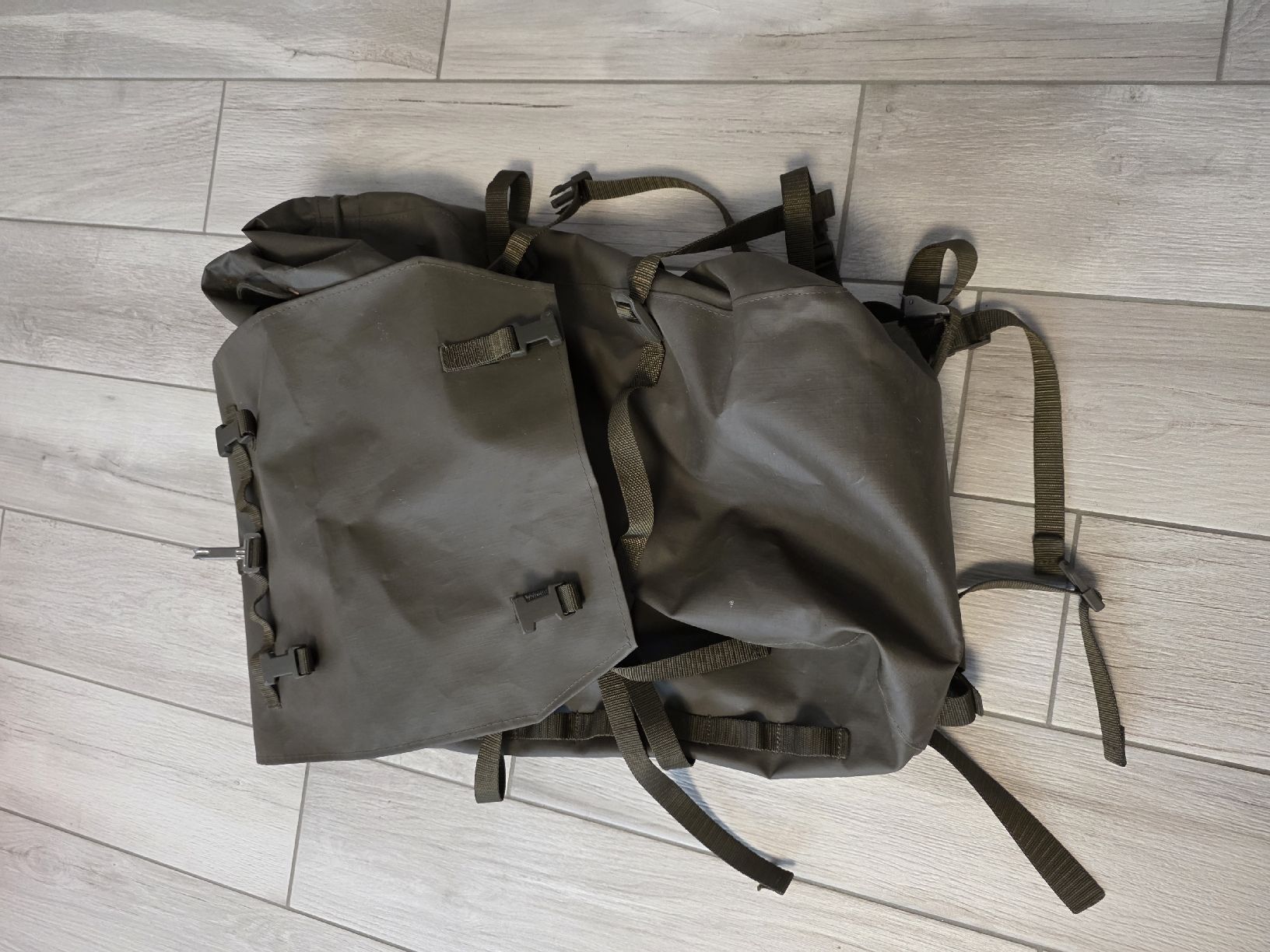 Zaini: Rucksack Militär Armee – Usato da Dorf venduto da Echo_Elements 1