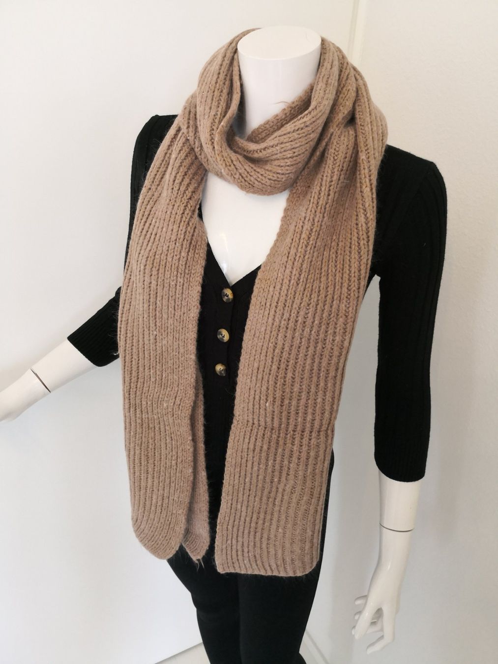 Foulard & Sciarpe: 🤩STRICK-SCHAL BEIGE – Usato da Olten venduto da Naja-Twins-Twins 2