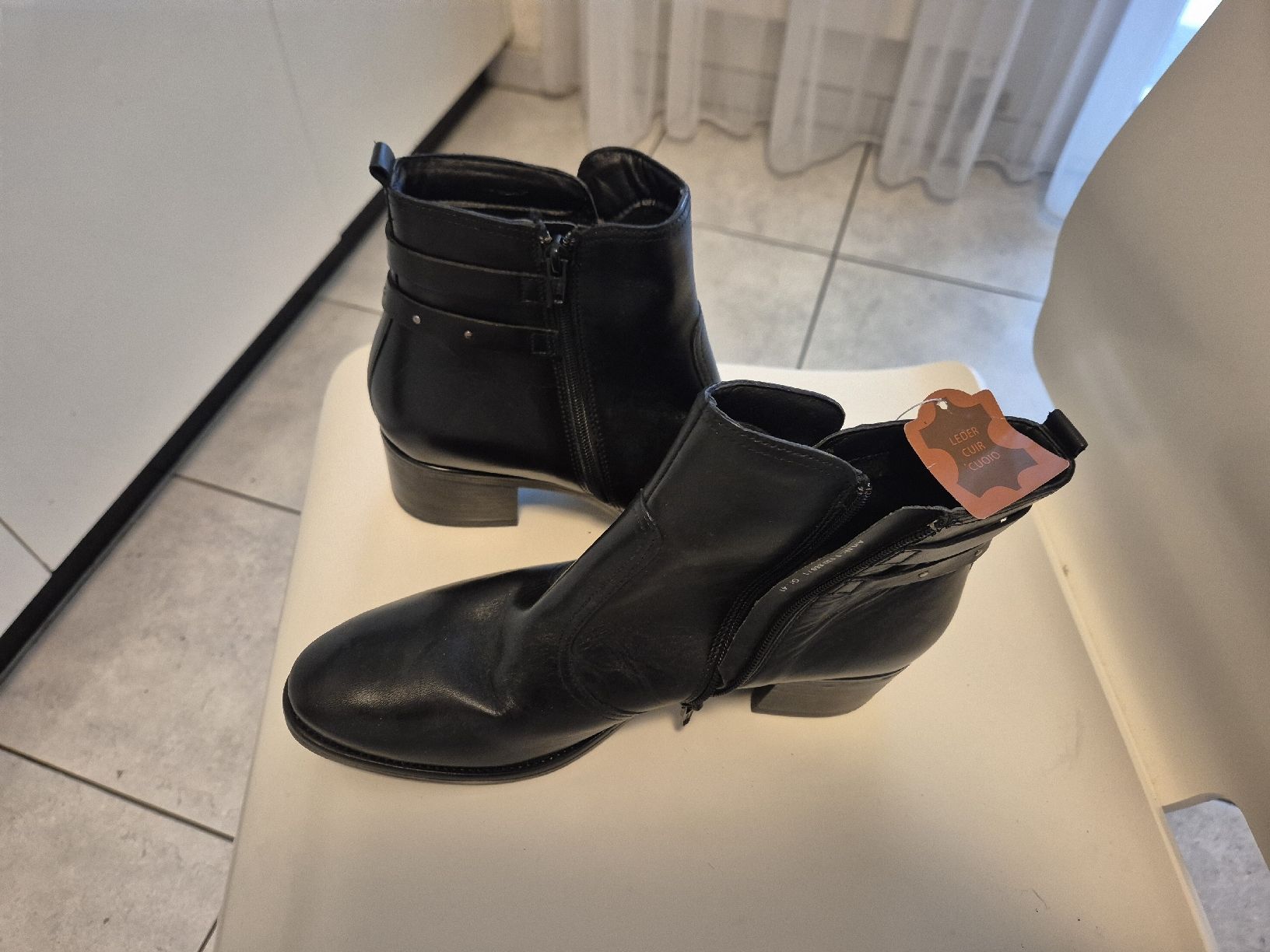 Scarpe da donna: Schöne Stiefel in Gr. 41 neu – Nuovo e nell'imballaggio originale da Zug venduto da puzzle73 1