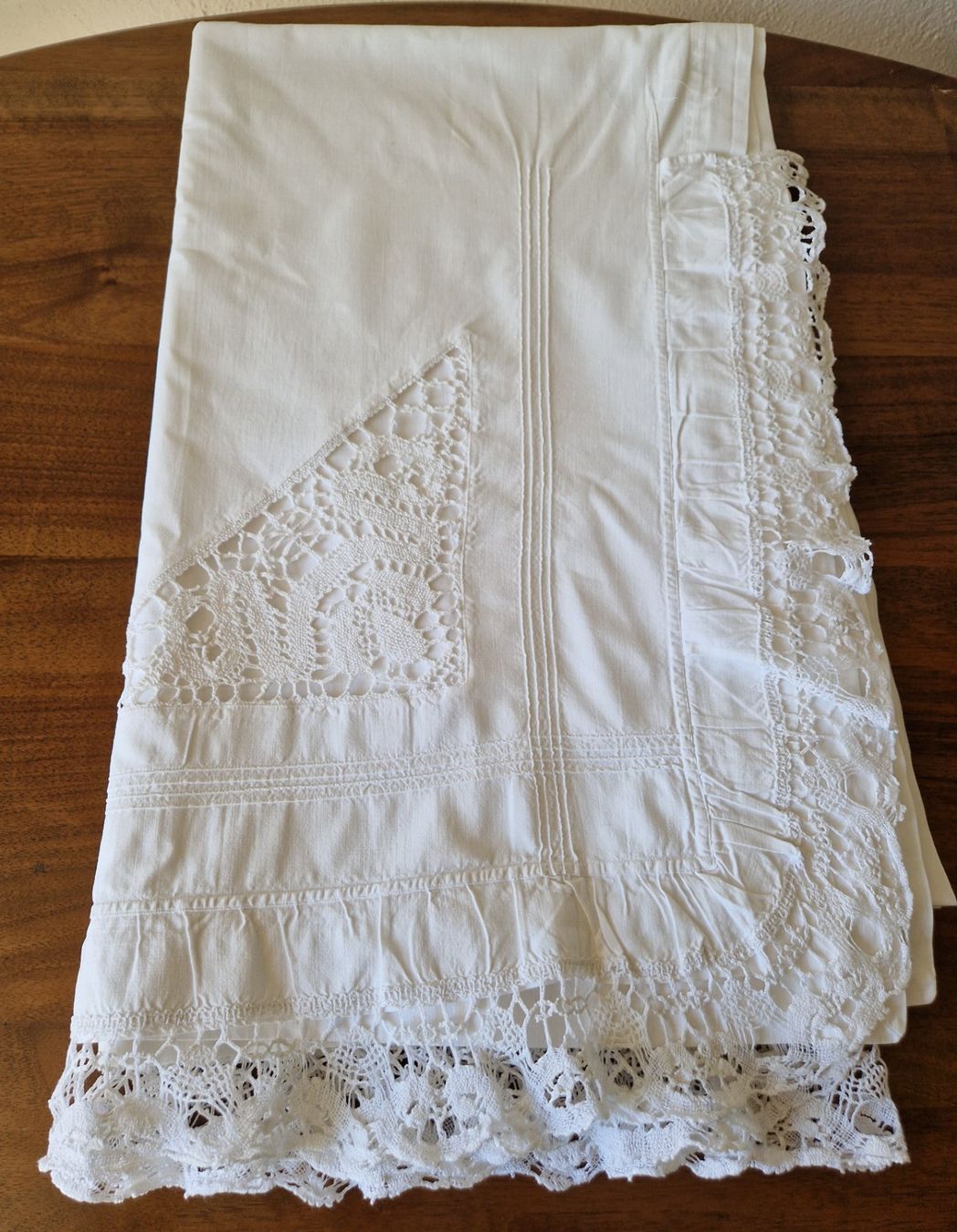 Biancheria da letto: Leintuch mit Klöppelspitze 240x145cm – Usato da Bern venduto da Antikbatik 4