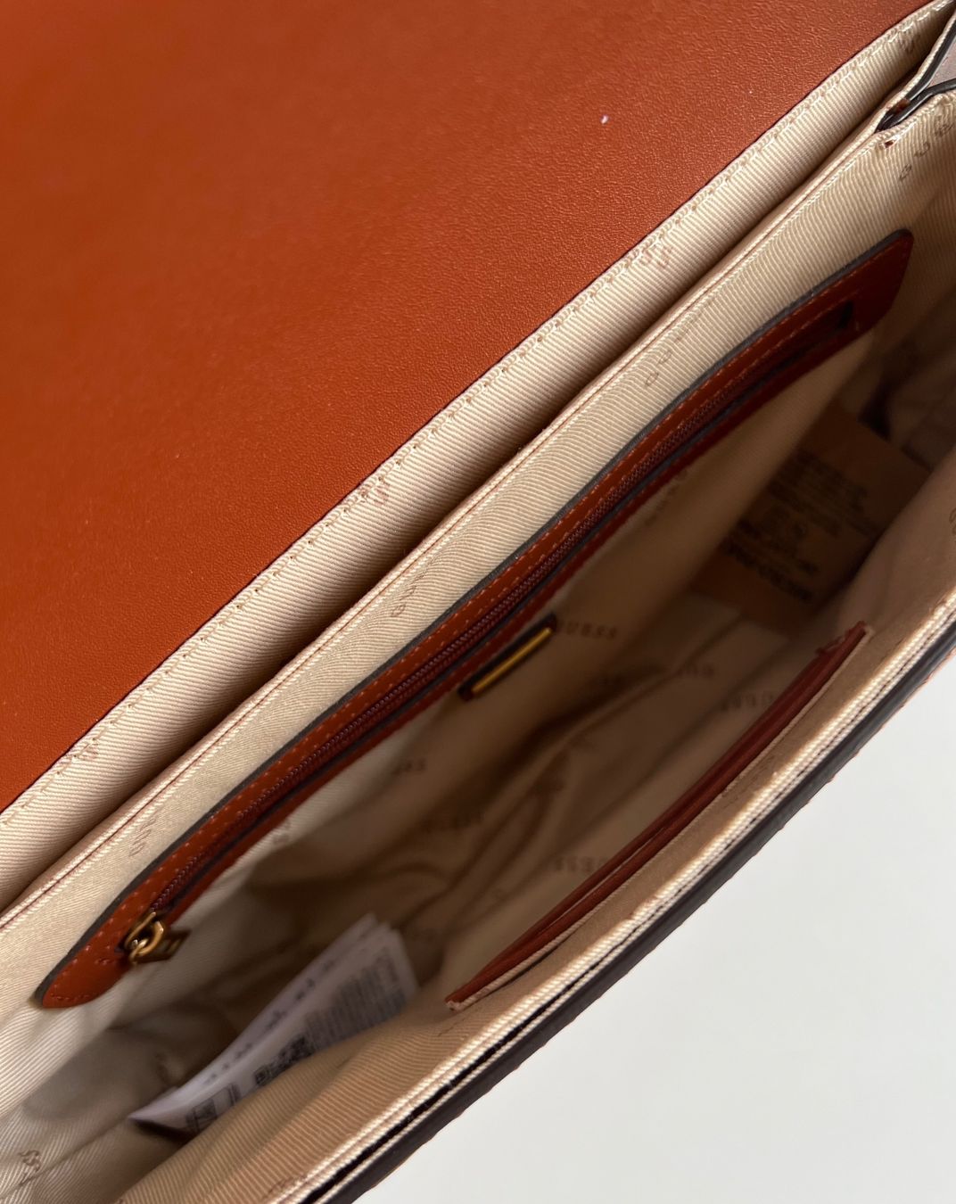 Guess Borse da donna: Guess Schultertasche (braun) – Nuovo (secondo la descrizione) da Eichberg venduto da Lolapop18 2