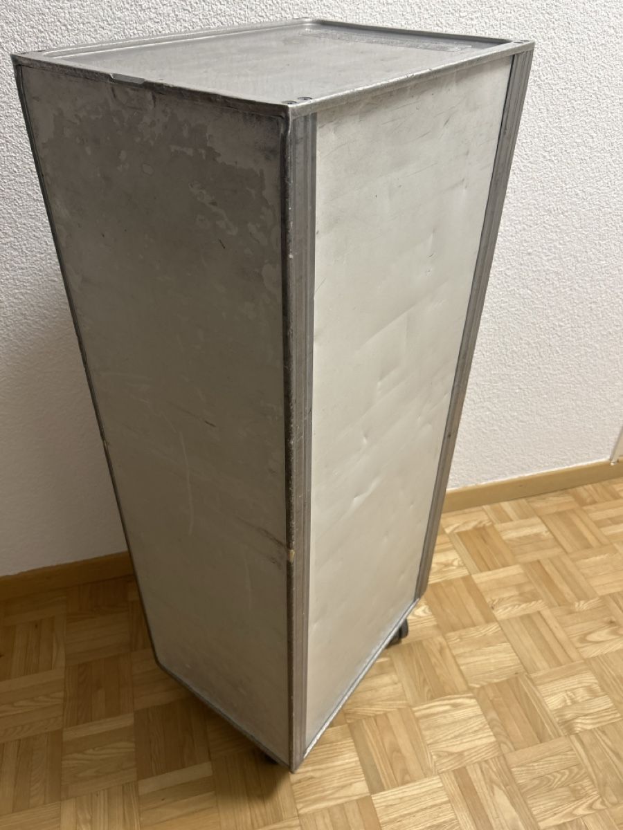Swissair Altro in Aeronautica: Flugzeug Trolley Swissair – Usato da kloten venduto da Sgana 1