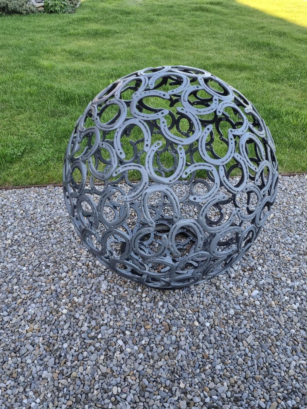 Skulpturen & Statuen: Hufeisenkugel Ø 50 cm – Neu (gemäss Beschreibung) aus sins von villiger1964 2