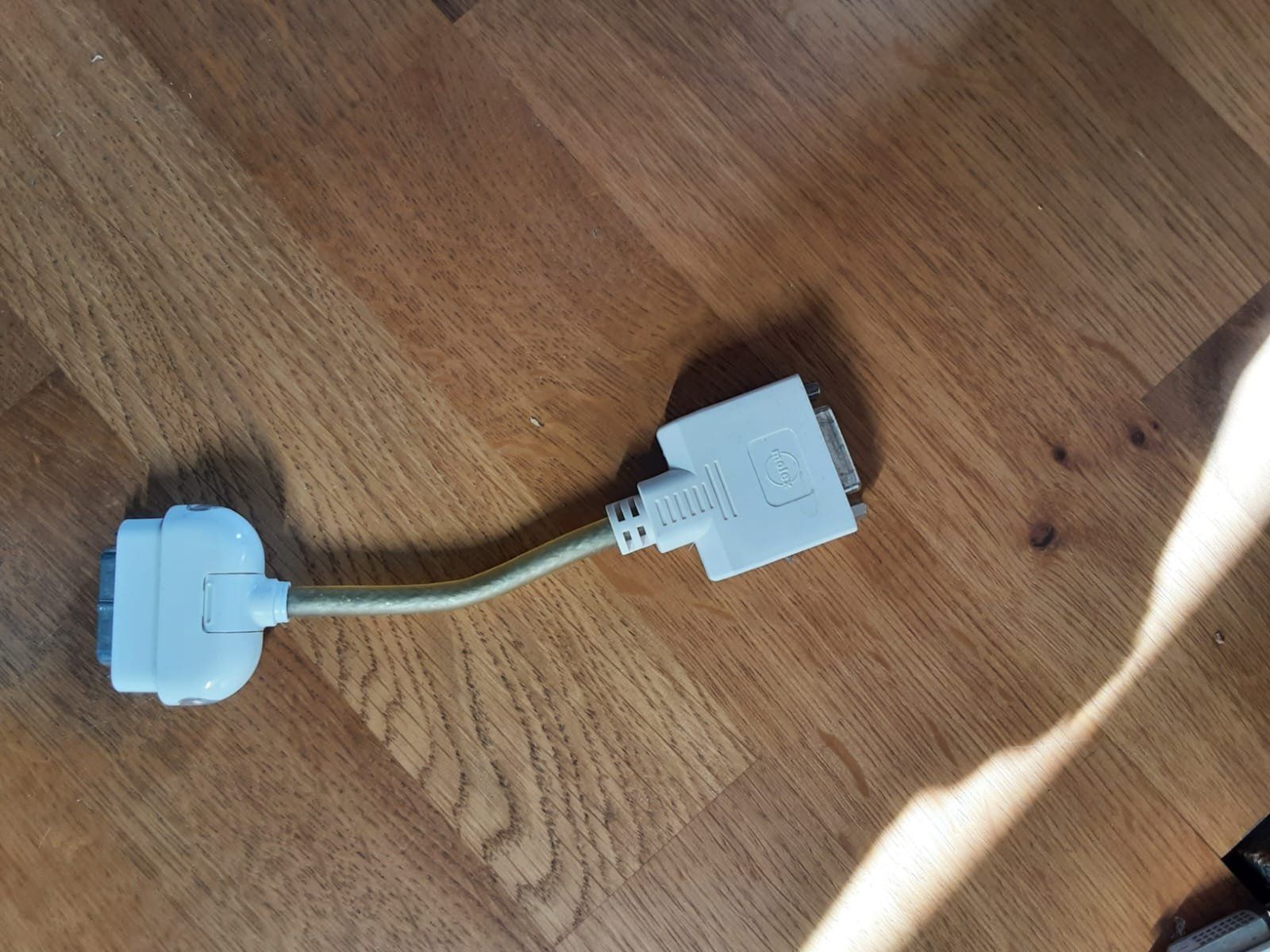 Apple Lecteurs & Adaptateurs: Apple display adapter – D'occasion à St-Blaise par Mogul0