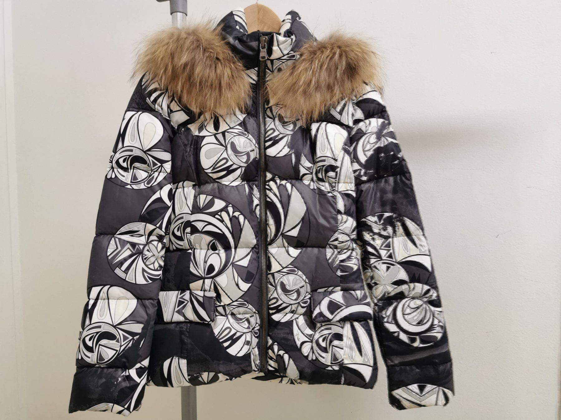 Jacken: CHF545 doudoune EMILIO PUCCI CH34 I40 parfait état – Neu (gemäss Beschreibung) aus Satigny von Helene2014 1