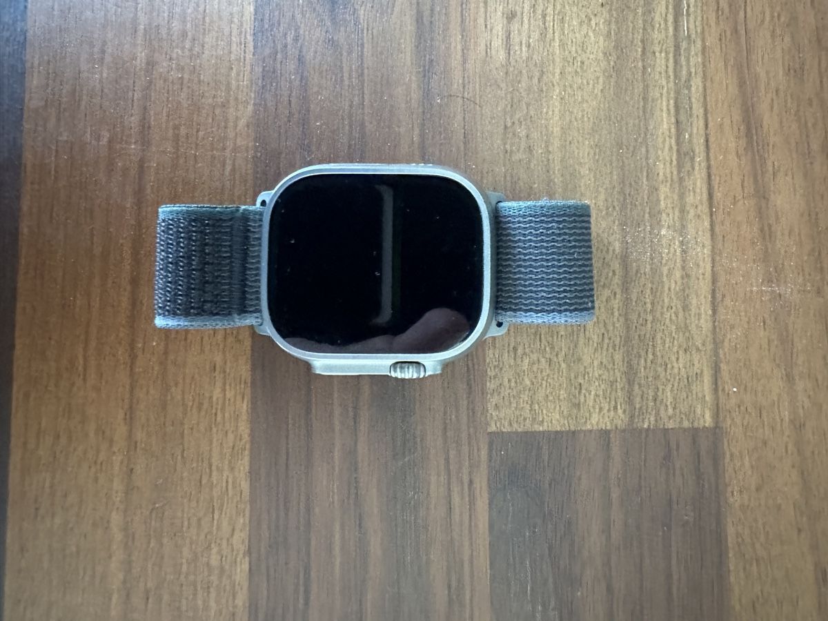 Apple Smartwatch: Apple Watch Ultra 2 mit 3 Bändern  – D'occasion à Zürich par lups21 1