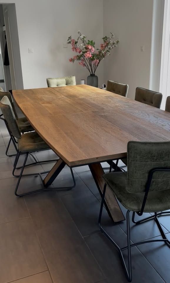 Tavoli: Henders & Hazel Cubo collection table – Usato da Renens venduto da zahirham 1