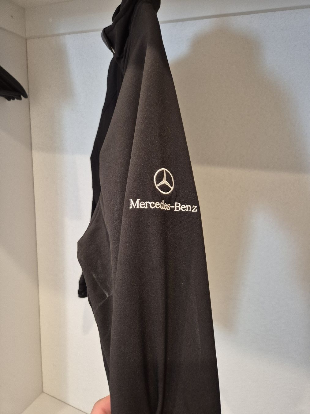 Giacche: Schwarze Softshell Jacke, neuwertig, Grösse M – Nuovo (secondo la descrizione) da Arch venduto da chlibeck 1