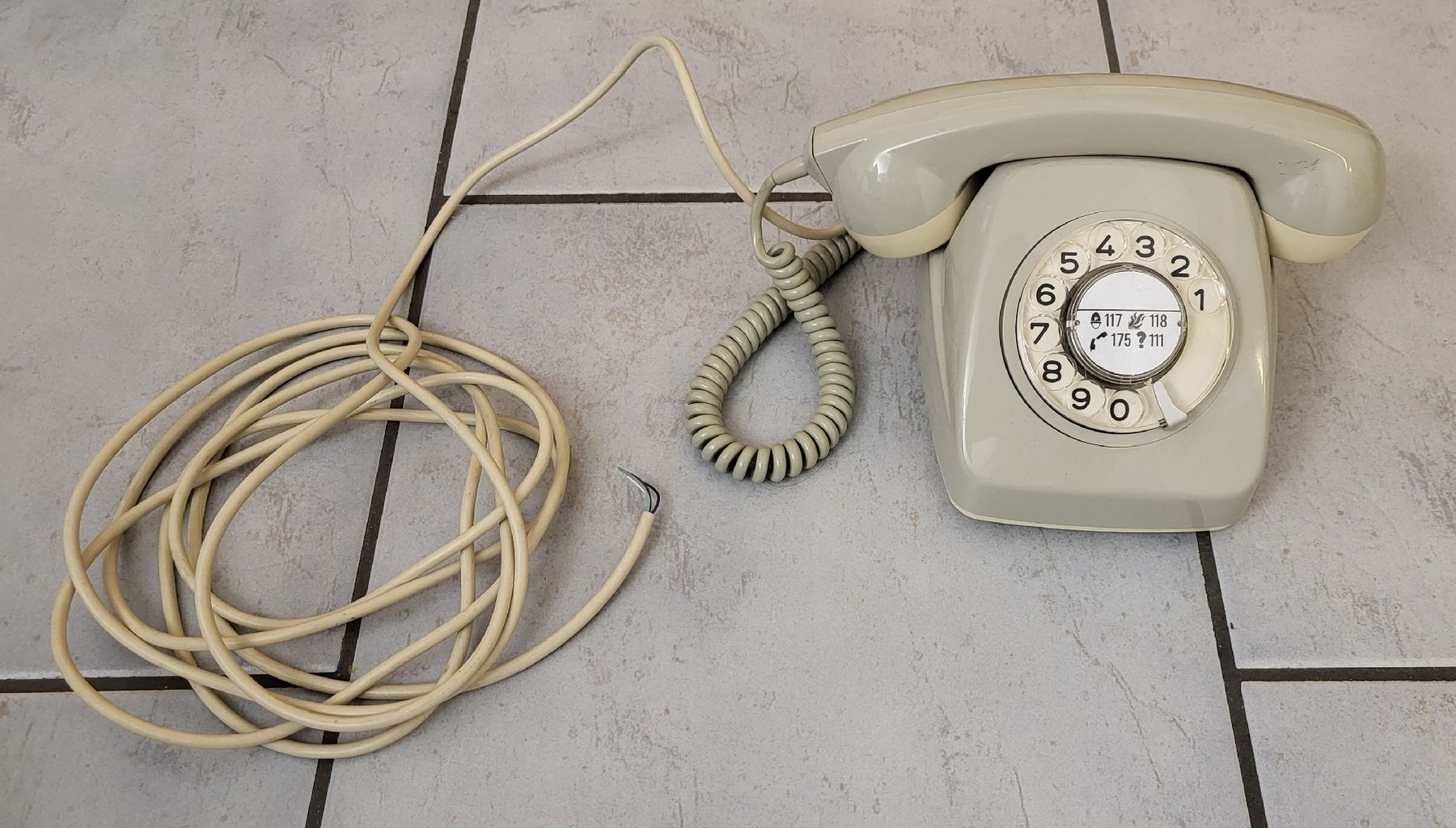 Telefone: Telefon Modell 70 – Gebraucht aus Affoltern am Albis von Nunni 2