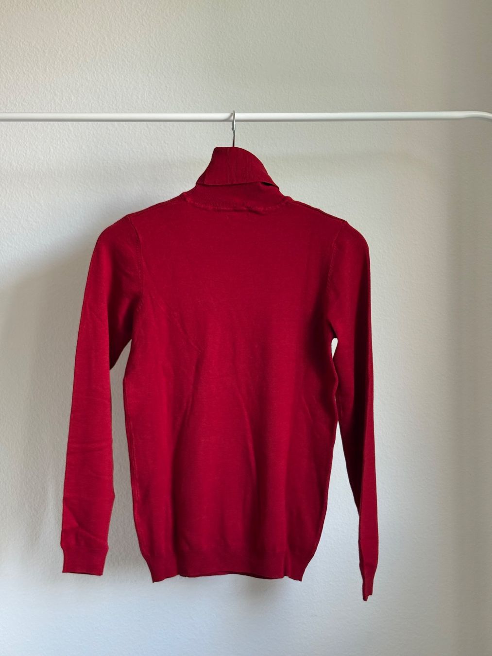 Pullover & Sweatshirts: roter Pullover – Neu (gemäss Beschreibung) aus Zürich von bbbggg 1
