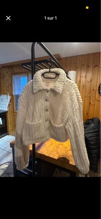 Veste en peluche crème courte