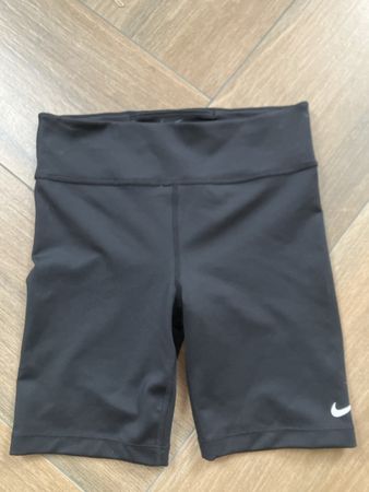 Shorts Nike femme noir taille S bon état