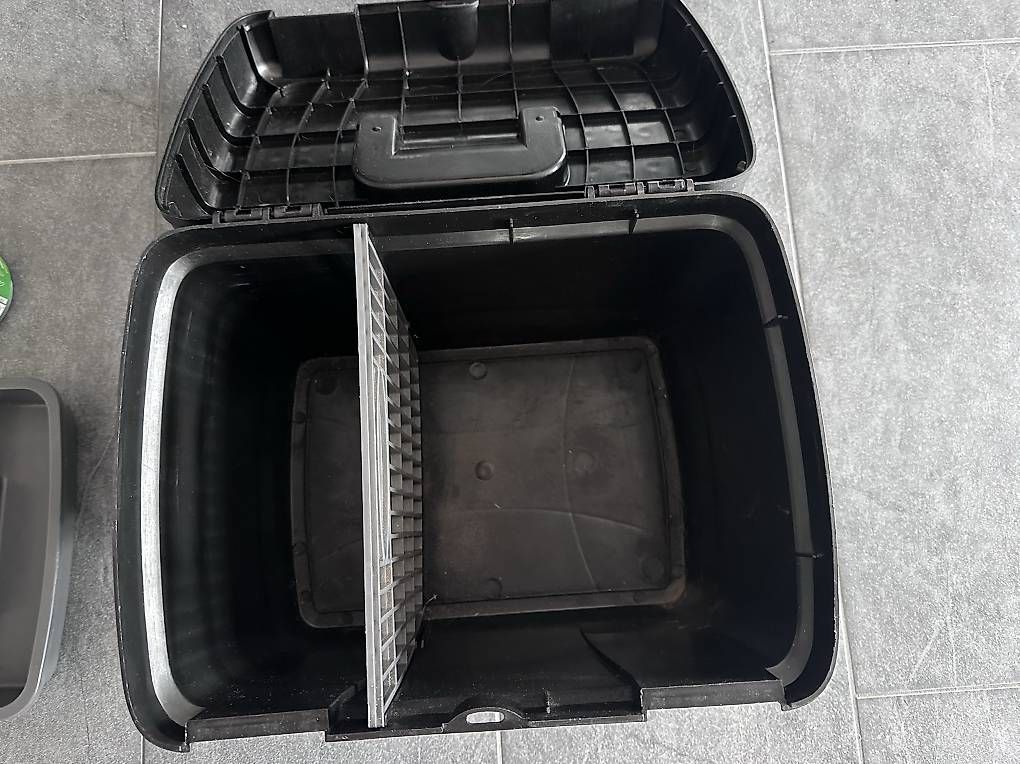 Sonstiges für Haushalt & Wohnen: Putzbox mit Bürsten – Gebraucht aus Bauma von mic_gy2y 1