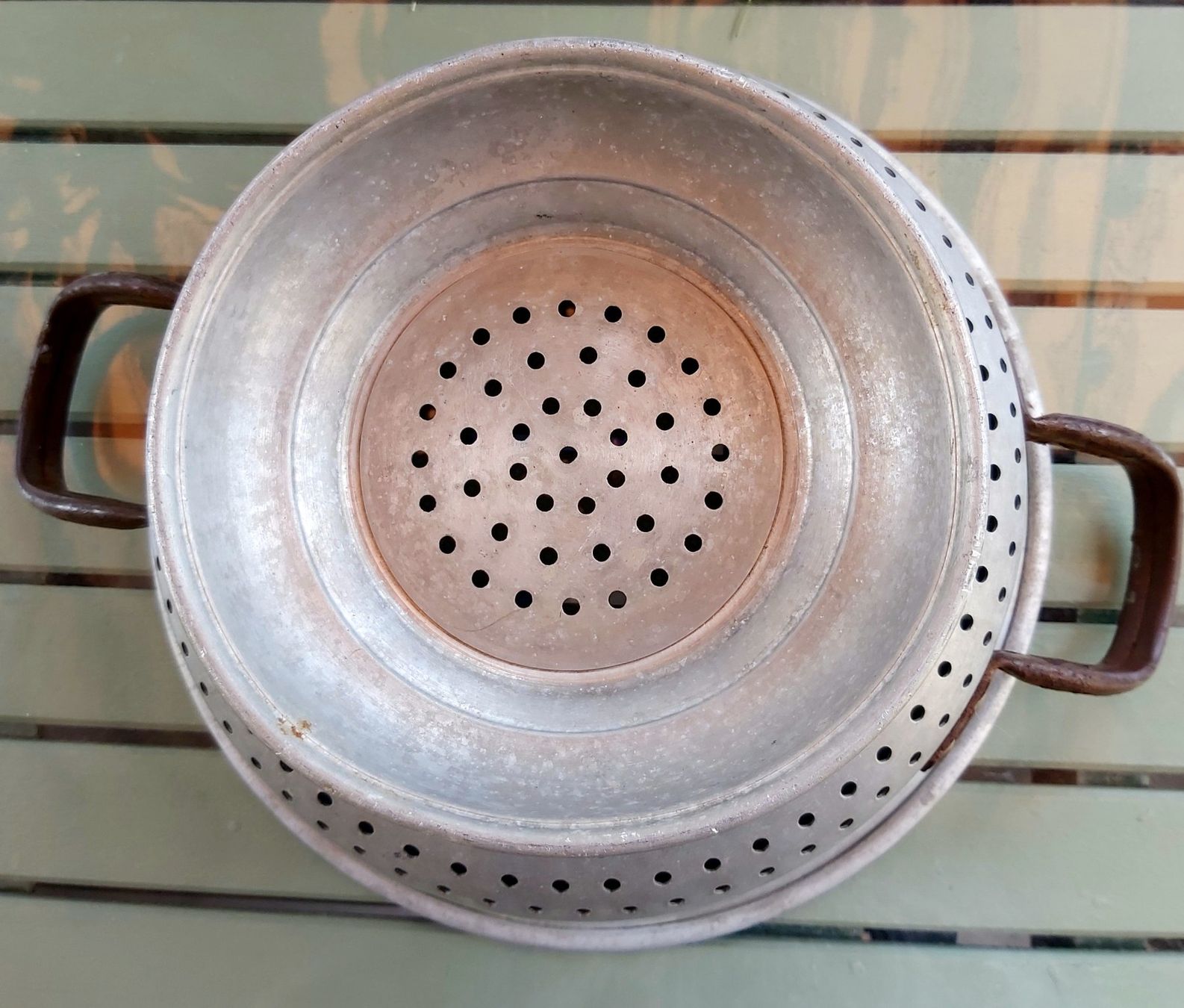 Küchengeräte: Grosses Vintage Sieb, Aluminium, 2 Griffe – Gebraucht aus Bern von aronari 3