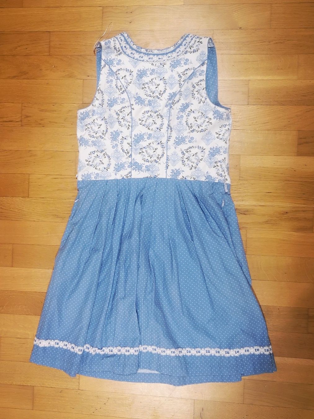 Vestiti: schönes Marjo Dirndl Gr. 42 – Usato da Niederbipp venduto da kevintifu20 1