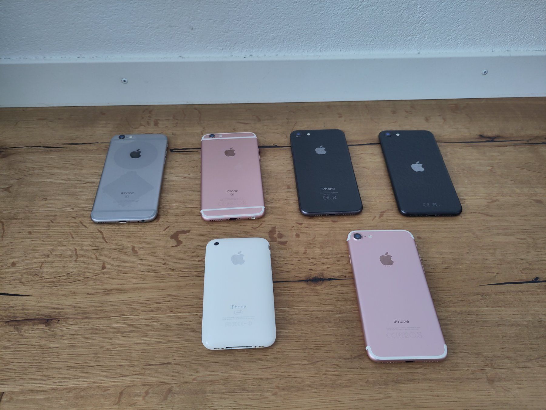 Apple Tablet PC: 2 iPads und 6 iPhones von Apple – Usato da Siebnen venduto da TurboMega 3