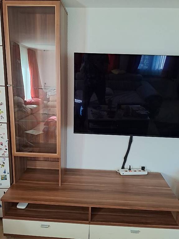 Vitrines: Wohnwand mit Glasvitrine – D'occasion à Bazenheid par ste_8ycz 1