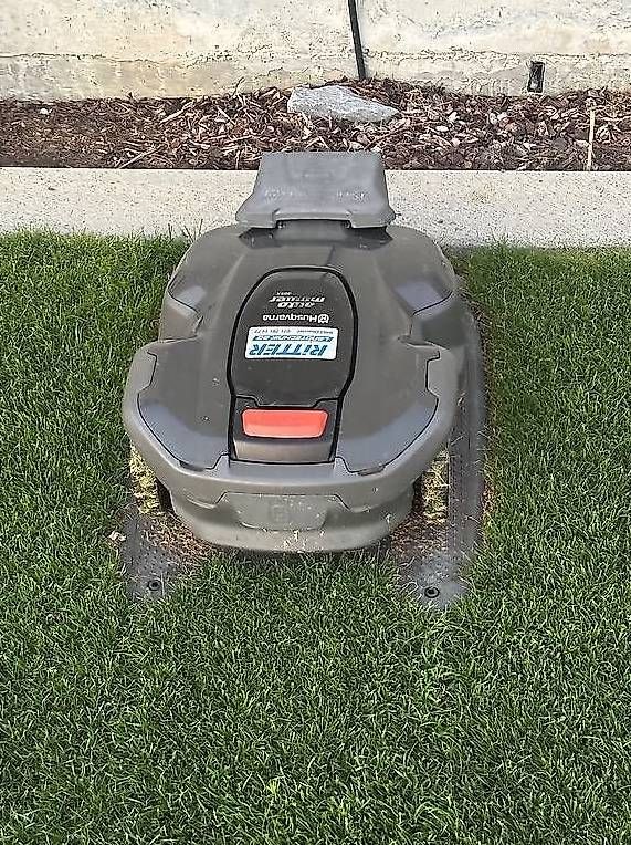 Rasenmäher: Automower 405X - Premium Rasenroboter mit GPS & App – Gebraucht aus Oberriet SG von ruebli07 1