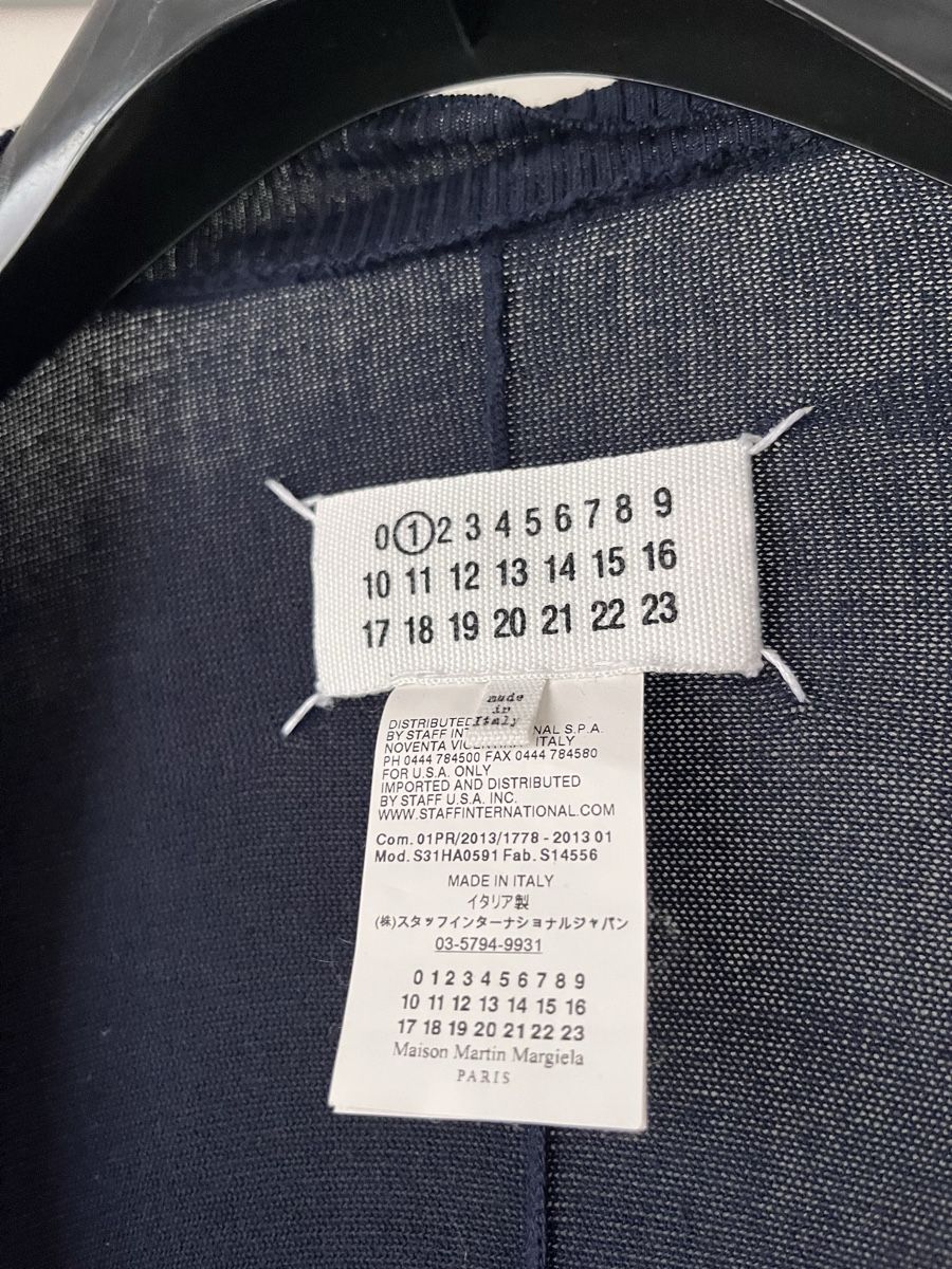Maison Margiela Maglioni & Felpe: Maison Margiela maille drapée, cardigan bleu marine. – Nuovo (secondo la descrizione) da Zürich venduto da ivi_aka_d