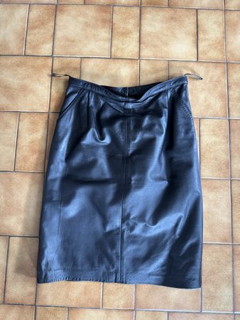 Jupe en cuir véritable noir, taille 46, parfait automne!