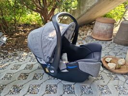 Super leichte Joie Babyschale i-Snug, sehr guter Zustand!