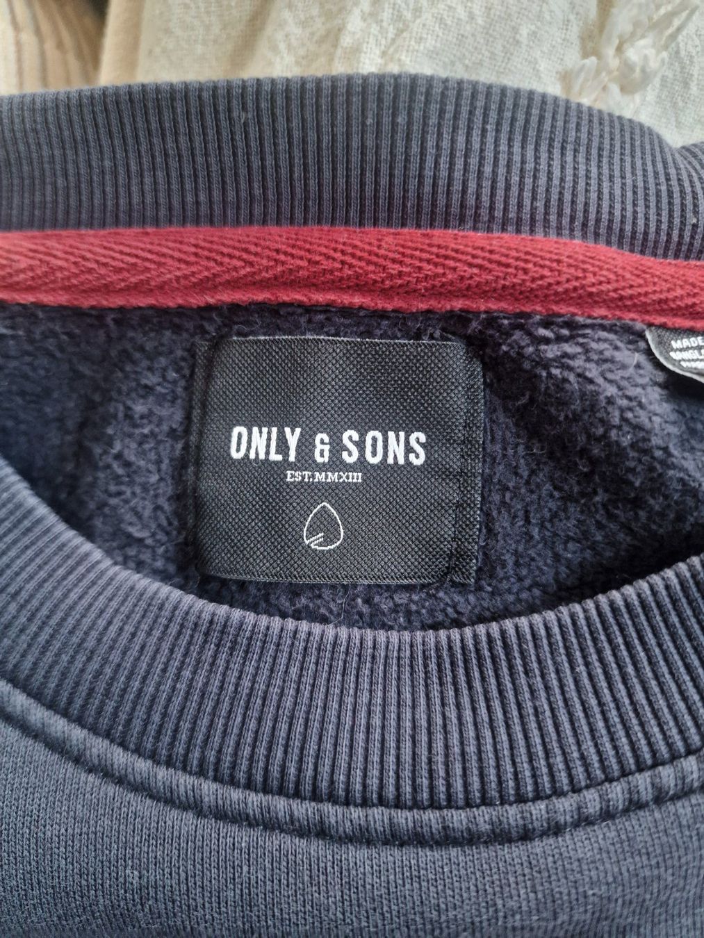Only Pullover & Sweatshirts: Herren Pullover ONLY & SONS dunkelblau Grösse M – Gebraucht aus Falera von Fudax 2