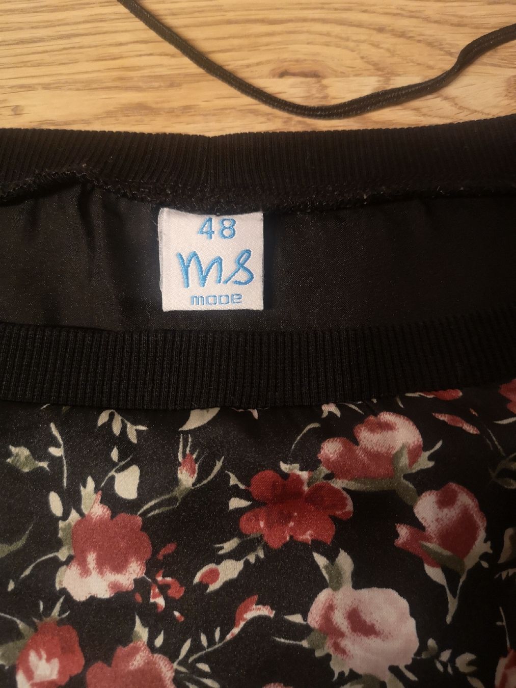 Tops: Damenbluse von m&more Grösse 48. – Gebraucht aus Forch von Hakyboss 4
