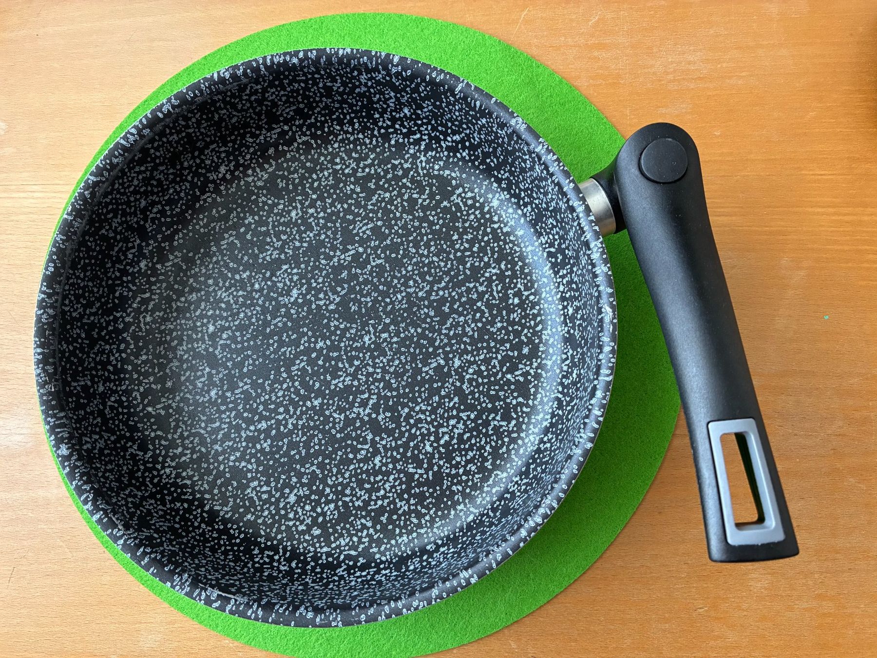 Pfannen: Campingbratpfanne mit einklappbarem Griff – Gebraucht aus Watt von alice50