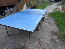 Tischtennistisch Schildkröt blau in schlechtem Zustand