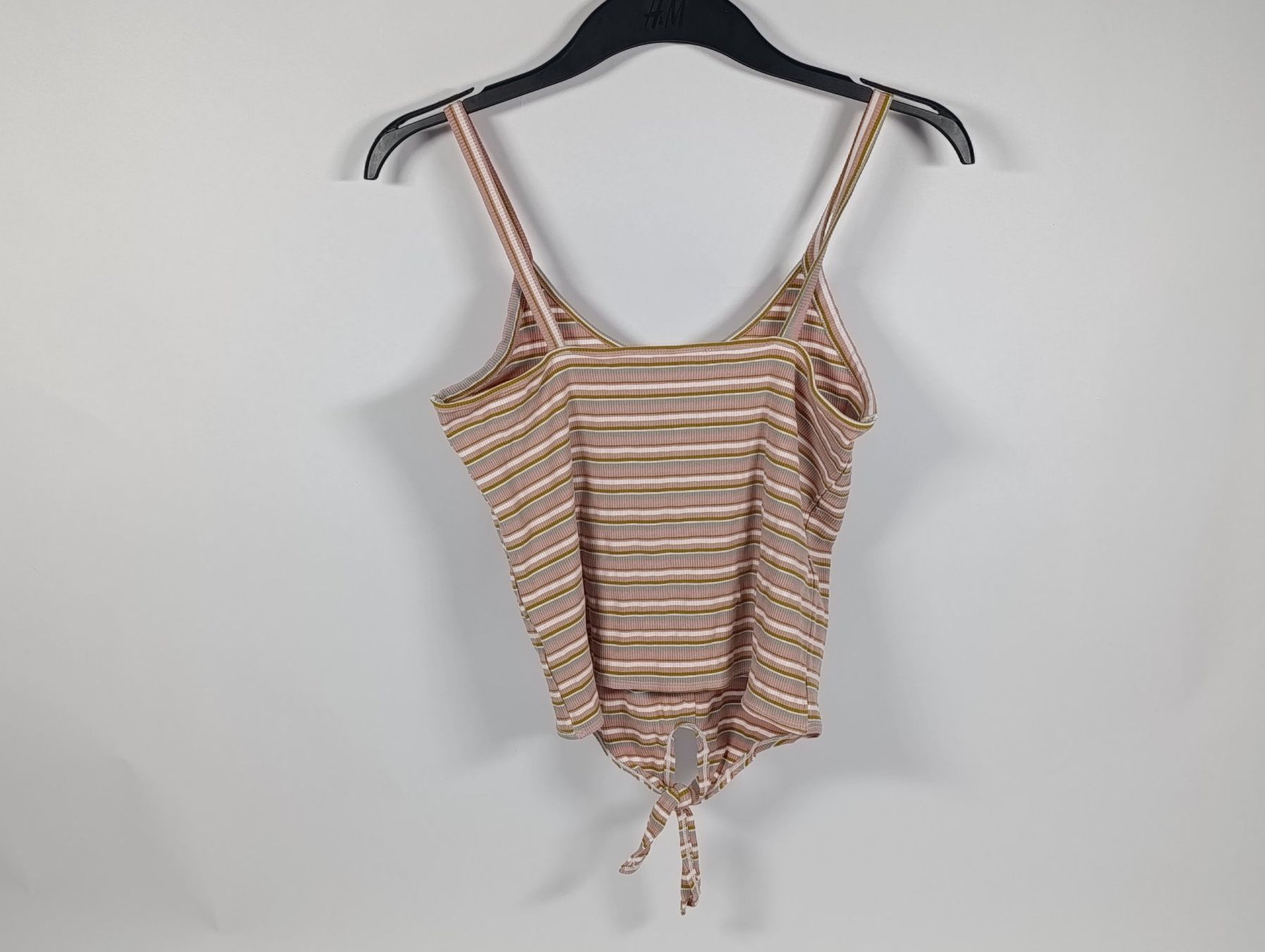 Blusen, T-Shirts & Tops: lOIS DENIM Top taille S – Gebraucht aus Thielle von Plusvalue_Neuchatel 1