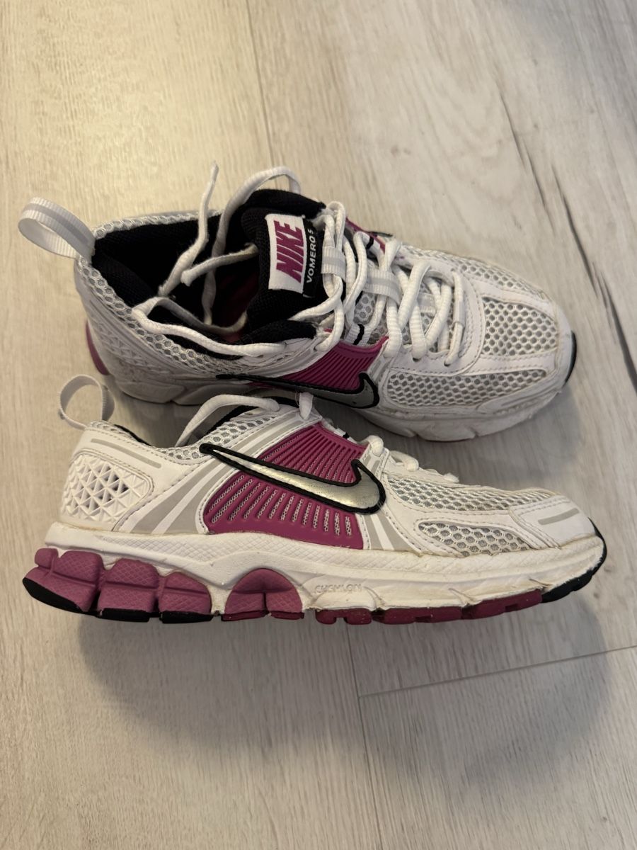 Nike Scarpe per ragazze: Nike Schuhe Gr.33 – Usato da Reinach BL venduto da Bollita